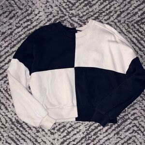 Abercrombie & Fitch Navy and Cream Cropped Sweatshirt